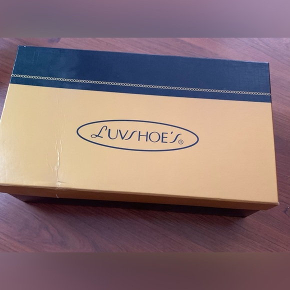 LUVSHOES Women’s Leather Stiletto Heel Beige Size 9 (40) - Picture 8 of 9